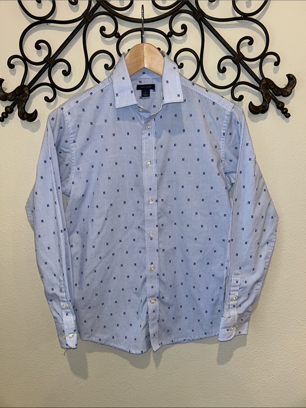 TOMMY HILFIGER BOYS BUTTON DOWN SHIRT SIZE 14